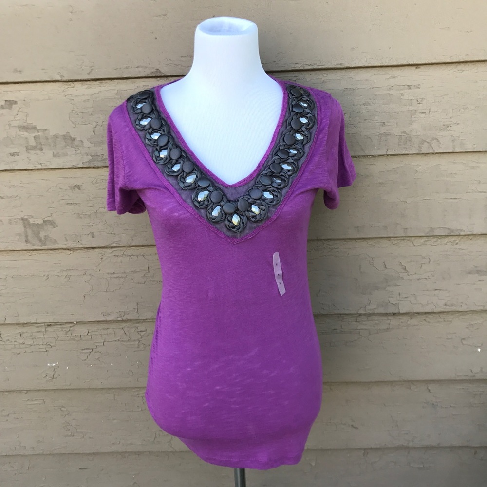 ☀️☀️☀️ 4/$20 Threads 4 Thought embellished tee!